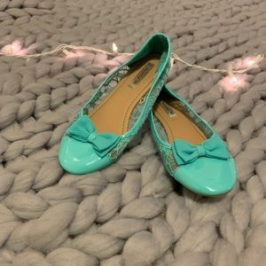 Girls aqua flats